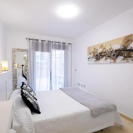 Vivienda Con Piscina En Апартаменты