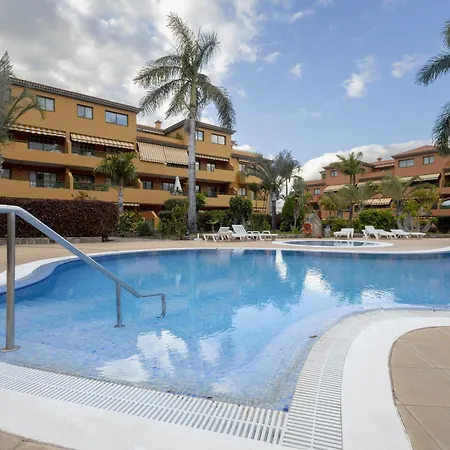 Апартаменты Vivienda Con Piscina En *